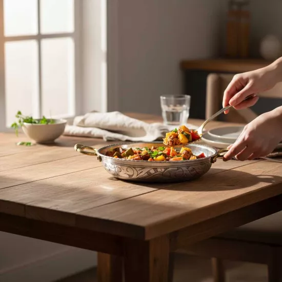 Bakır İşlemeli Eskitme Tava 23,5 cm (EFMR-2708-4)