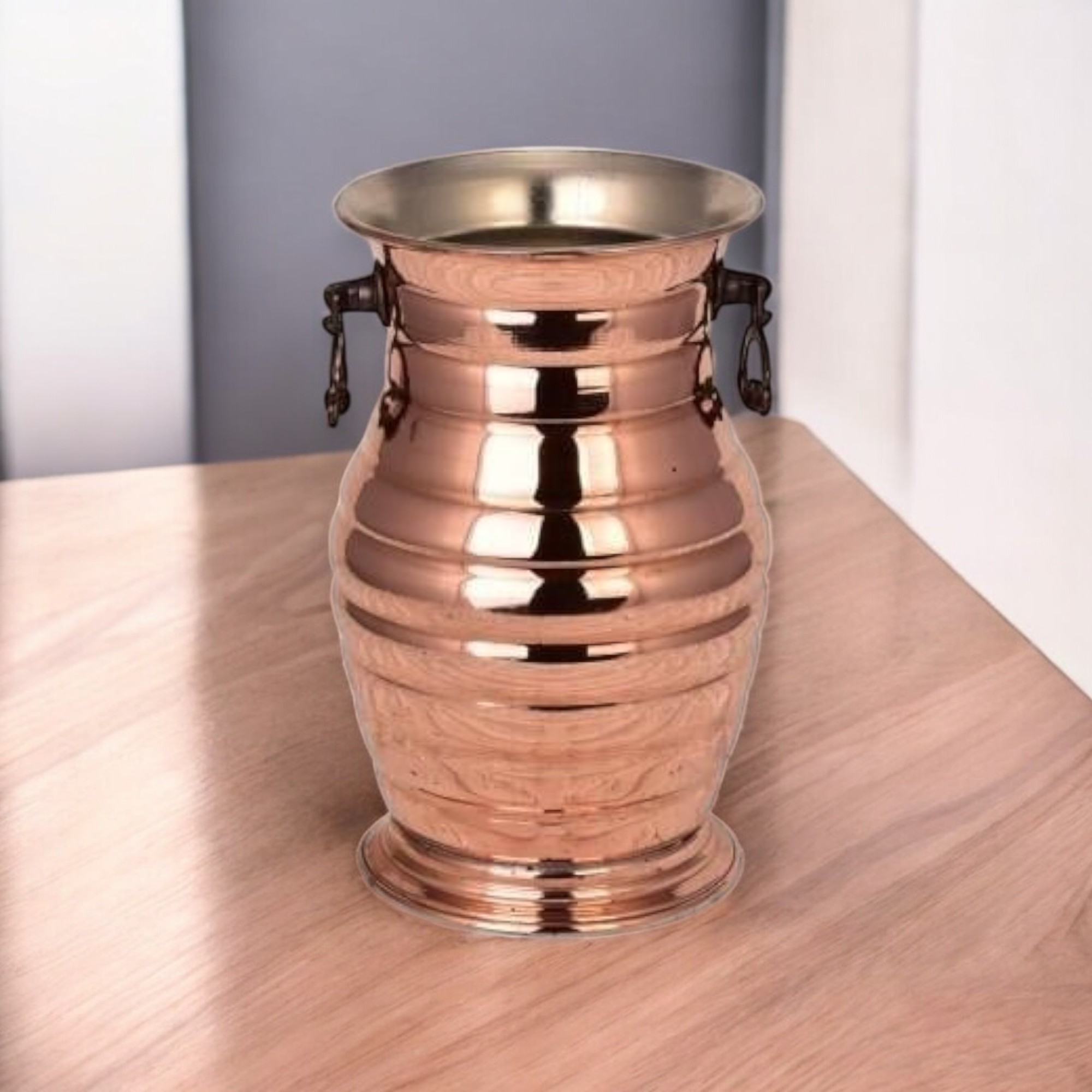 Sümbüllü Bakır Vazo